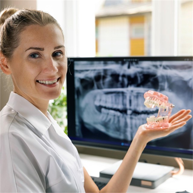 ¿Qué son y cómo funcionan los implantes dentales?